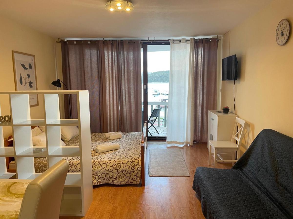 Apartments Ana By The Sea ルンバルダ エクステリア 写真
